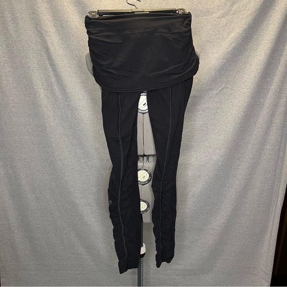Lululemon black legging with dance skirt size 4 - Picture 2 of 6